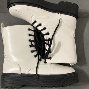 White seven dials books